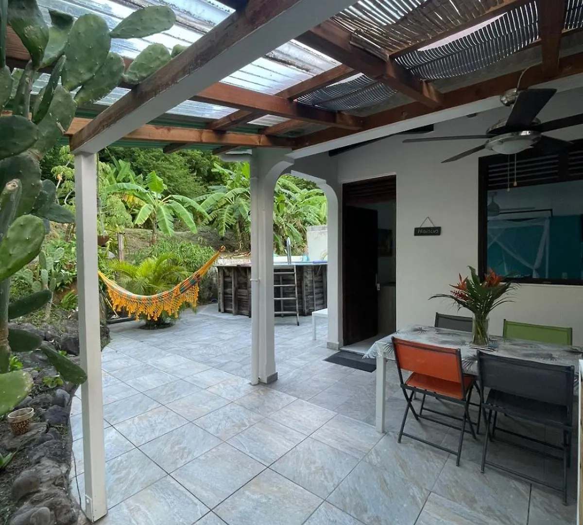 Сasa de vacaciones Gwada-Zen-Breizh 3 Hebergements Au Choix 1 Avec Piscine Privee, 1 Avec Jacuzzi Prive, 1 Simple Sans Piscine Ni Jacuzzi Deshaies Guadalupe