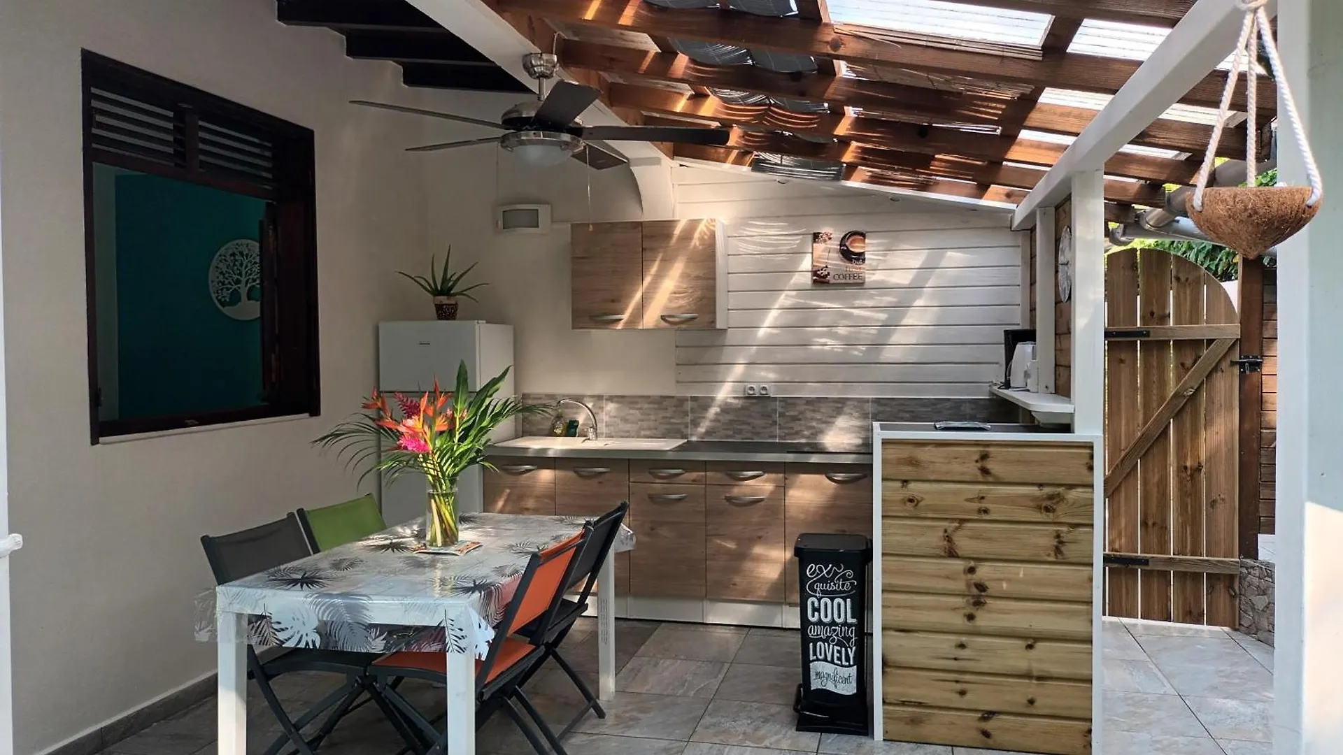 Сasa de vacaciones Gwada-Zen-Breizh 3 Hebergements Au Choix 1 Avec Piscine Privee, 1 Avec Jacuzzi Prive, 1 Simple Sans Piscine Ni Jacuzzi Deshaies