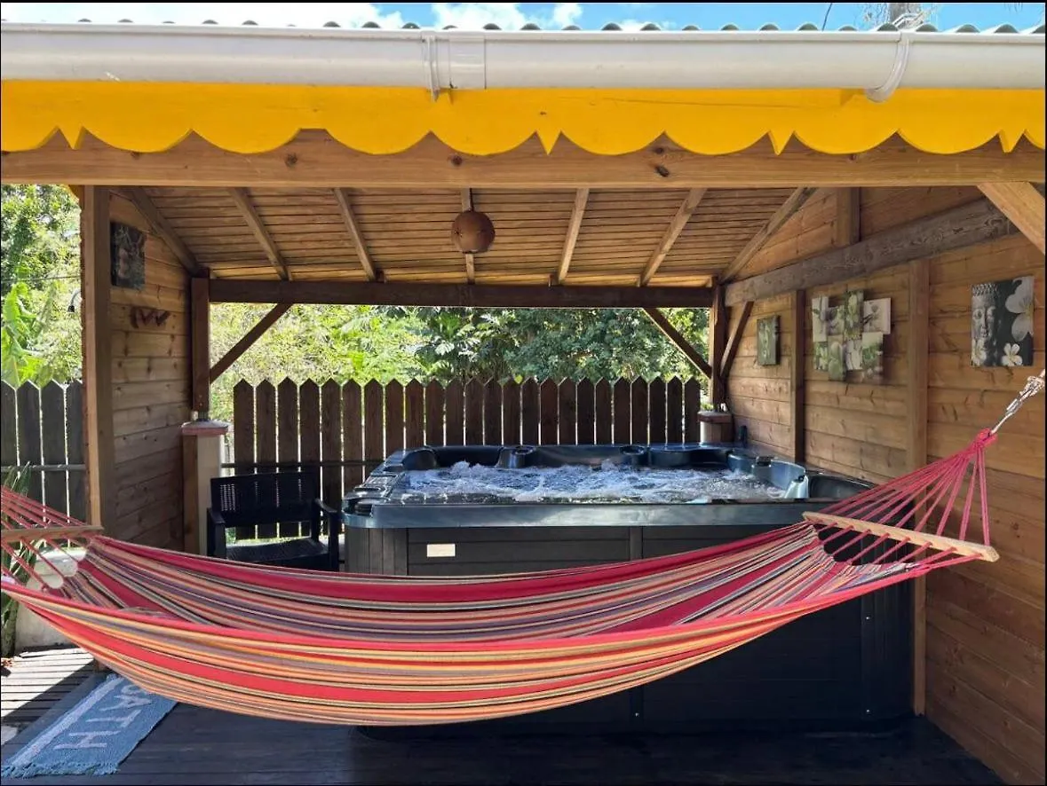 Дом отдыха Gwada-Zen-Breizh 3 Hebergements Au Choix 1 Avec Piscine Privee, 1 Avec Jacuzzi Prive, 1 Simple Sans Piscine Ni Jacuzzi Деше